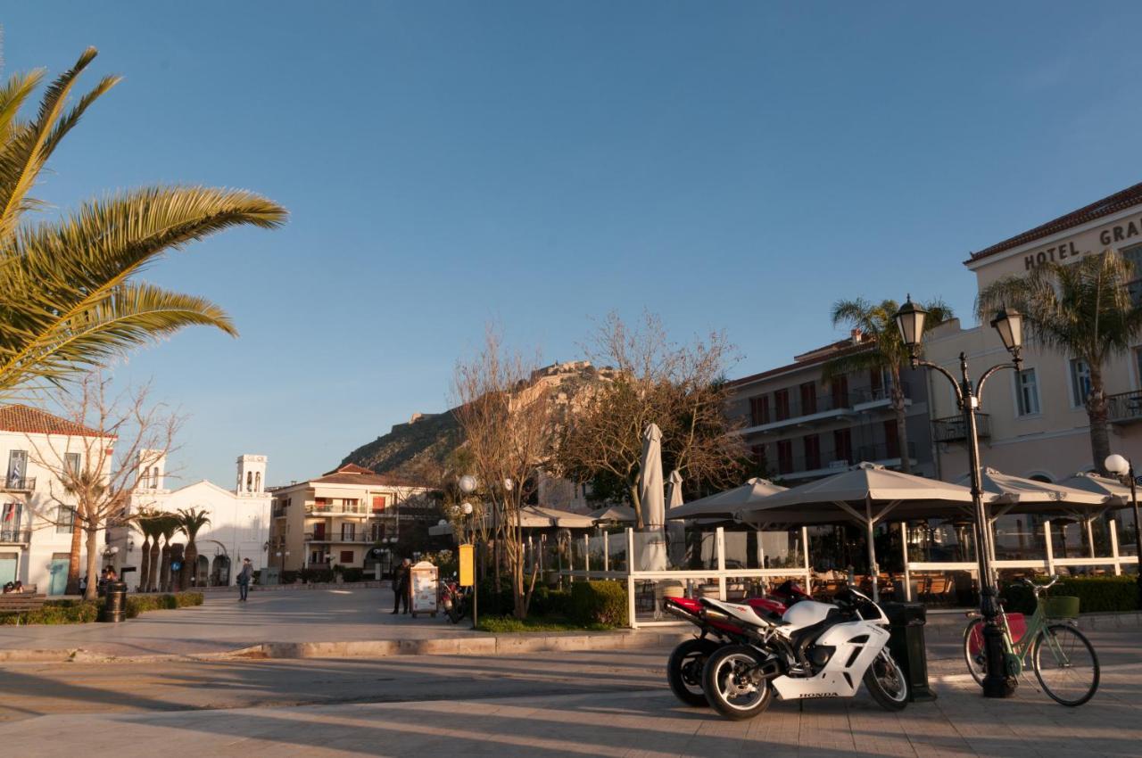 Di Fronte Alla Fortezza Nafplio Exteriér fotografie